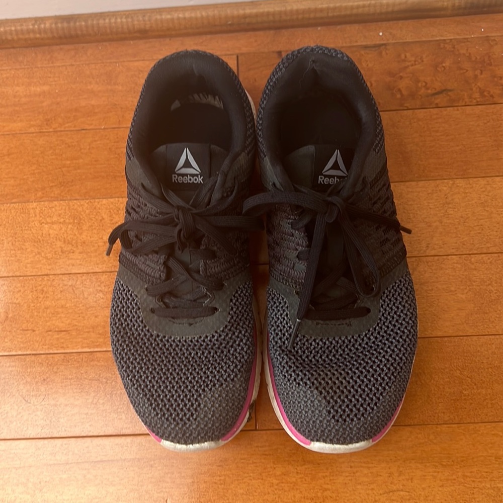 Reebok running shoes size 7 women's